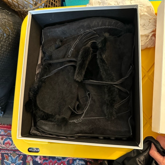 Yves Saint Laurent Rive Moccasin Boots rabbit fur size 40. - Picture 2 of 11
